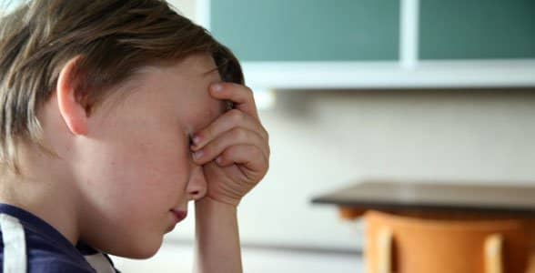 signs your kids are not alright about divorce - 2houses
